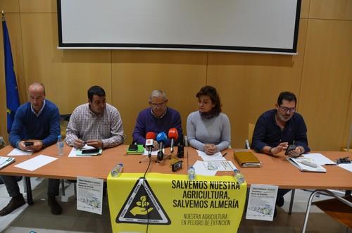 El campo ve 'insuficientes' las medidas del Ministerio y siguen las manifestaciones