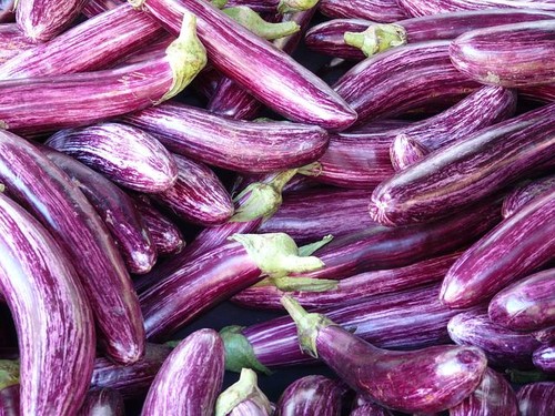 El precio medio de la berenjena rayada continúa en alza y supera el 1,20 euros por kilo