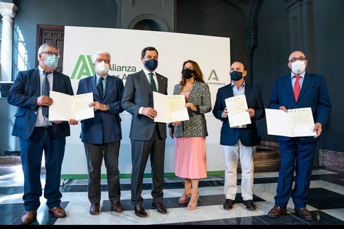 Moreno y el sector agroalimentario se unen para reclamar una PAC fuerte y solidaria que no lesione los intereses del campo andaluz