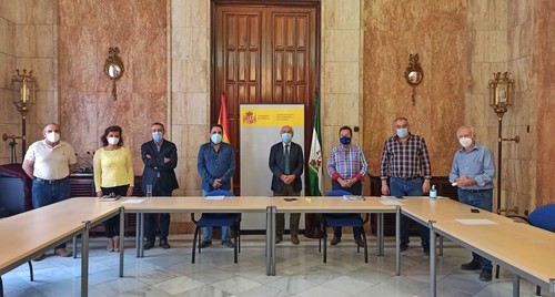 El subdelegado traslada el firme compromiso del Gobierno para que los regantes de Almería tengan el agua garantizada a futuro
