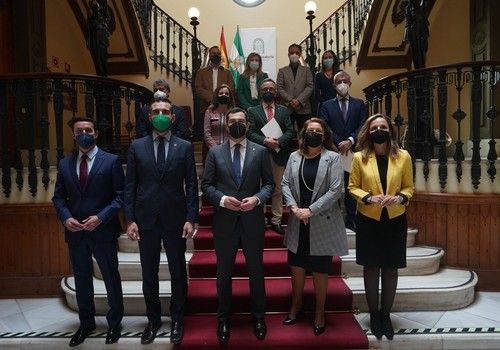 Fernández-Pacheco destaca la apuesta de Juanma Moreno por la capital almeriense como “foco de atracción de talento e inversión agrícola”