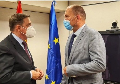 Luis Planas traslada a la próxima presidencia eslovena de la UE las prioridades de España