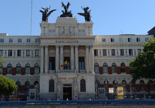 Luis Planas destaca el firme compromiso del Gobierno para impulsar la proyección internacional del sector hortofrutícola español