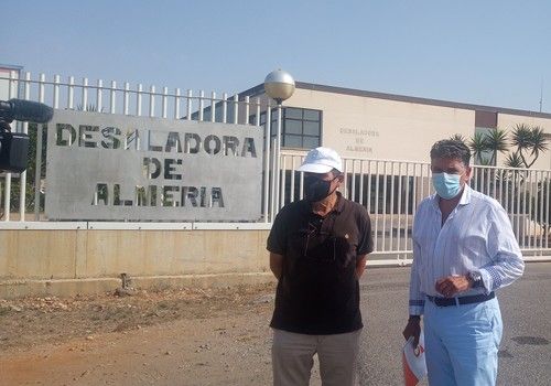  Cazorla: “No vamos a permitir un atraco a los regantes almerienses cobrándoles el agua desalada a precio de gasolina”