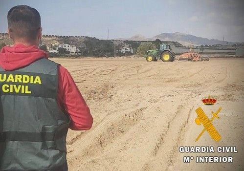 La Guardia Civil evita una estafa por valor de 80.000 euros de un empresario que simuló el robo de maquinaria agrícola