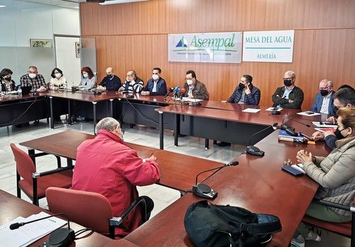 La Mesa del Agua presenta sus alegaciones al Plan Hidrológico de las Cuencas Mediterráneas