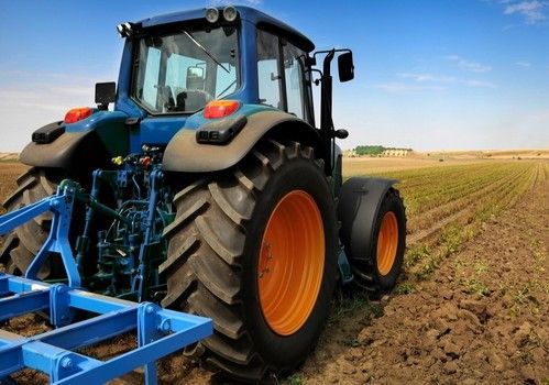 El Gobierno convoca subvenciones por 2  millones de euros destinadas a la obtención de avales para adquisición de maquinaria agrícola