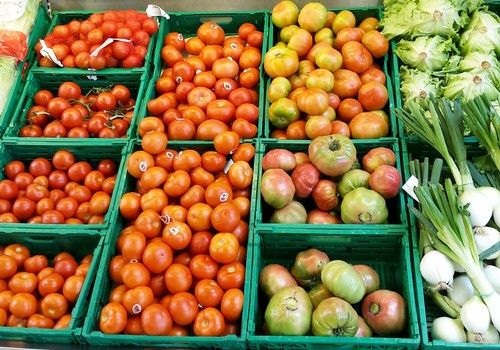 La exportación hortofrutícola desciende un 7% en volumen y sube un 3% en valor hasta agosto mientras que la importación crece en ambos casos