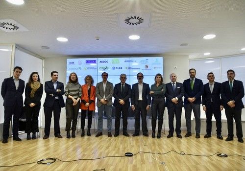 Los principales sectores de consumo reclaman al gobierno el aplazamiento del impuesto al plástico