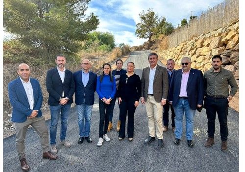 El camino del Marchalejo de Adra se renueva y mejora la conectividad de más de una veintena de fincas