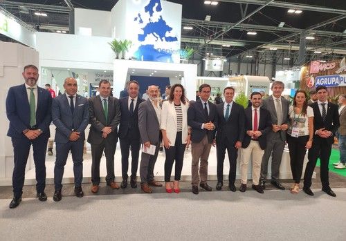 GRUPO AGROPONIENTE vive una trepidante jornada inaugural de la XV Fruit Attraction, con gran actividad comercial y presencia de representantes institucionales