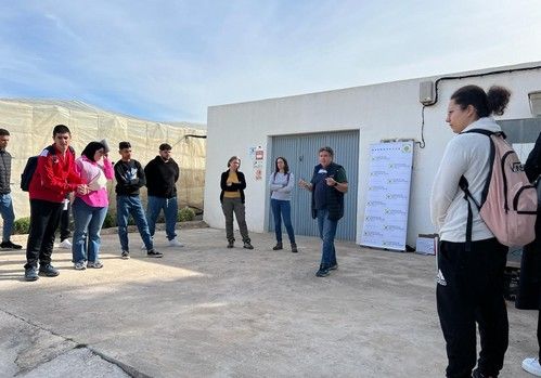 Clase magistral de agro ecológico para los estudiantes de grado superior del IES Santa María del Águila