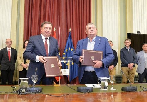 Planas confía en que todas las organizaciones agrarias se sumen a las 43 medidas propuestas por el Gobierno