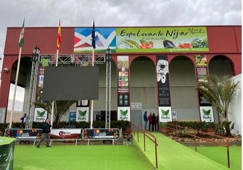 Haifa lleva hasta el Levante almeriense sus principales marcas comerciales para el campo