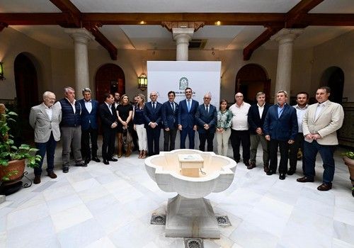 Andalucía prevé una producción de más de un millón de toneladas de aceite de oliva en la próxima campaña