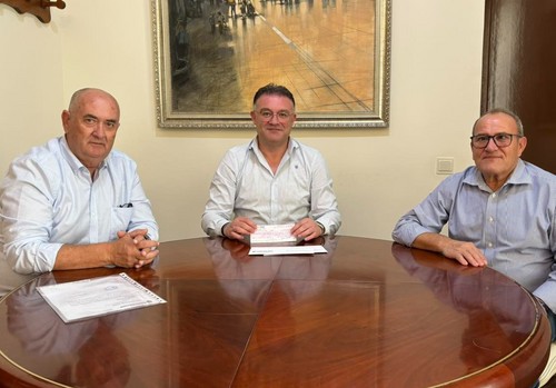 La cooperativa Campoejido dona 2.170 euros al Ayuntamiento de Berja para la igualdad de género