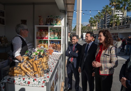  ‘Sabores Almería’ conquista el paladar de los visitantes de la Feria en la Plaza de las Velas