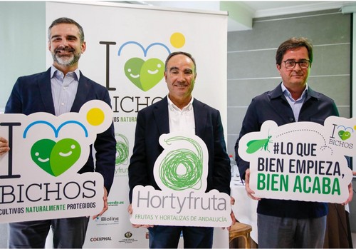 Junta y Hortyfruta trabajan en un convenio para mejorar la competitividad del sector hortofrutícola andaluz