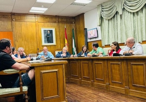 El Ayuntamiento de Dalías aprueba una moción para exigir rebajas fiscales a los agricultores afectados por la DANA