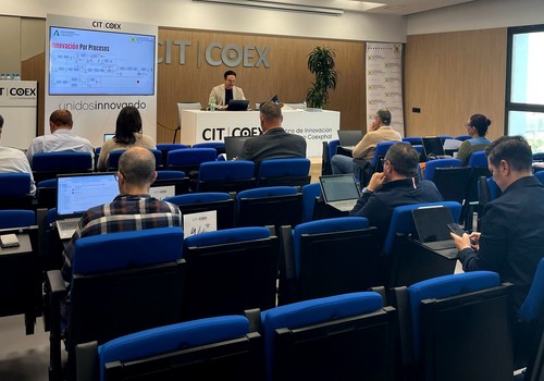 Cooperativas Agro-alimentarias de Andalucía y COEXPHAL impulsan la Inteligencia Artificial en el sector almeriense