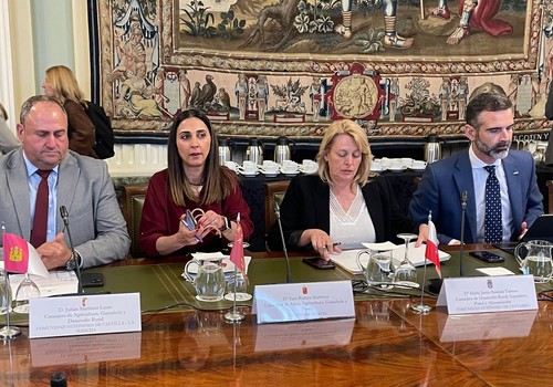 Fernández-Pacheco urge a Planas a defender una  PAC “fuerte y robusta”, con mayor presencia de las  regiones en su elaboración