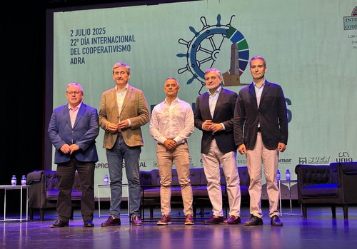 Más de 200 personas celebran en Adra el compromiso y la innovación del modelo cooperativo