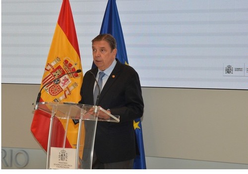 Luis Planas destaca el liderazgo mundial del sector hortofrutícola español gracias a su compromiso con la sostenibilidad y la innovación