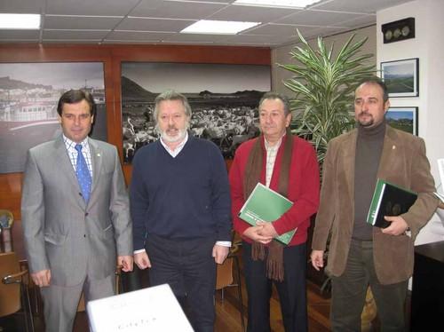 La Junta ayuda a la mejora de nueve caminos rurales en Laujar de Andarax, Instinción y Alboloduy