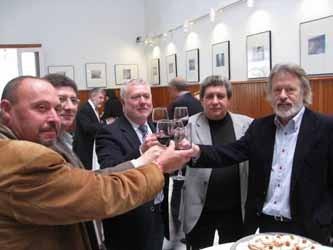 La Junta promociona el vino y el aceite de la provincia con una guía de las almazaras y las bodegas