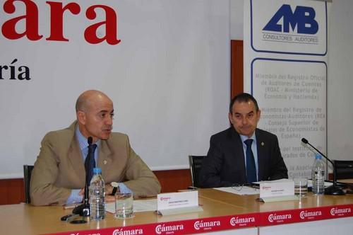 El estudio anual de AMB sobre la situación económico financiera de las empresas agrícolas de Almería refleja un sector “fuerte” y “expectante”
