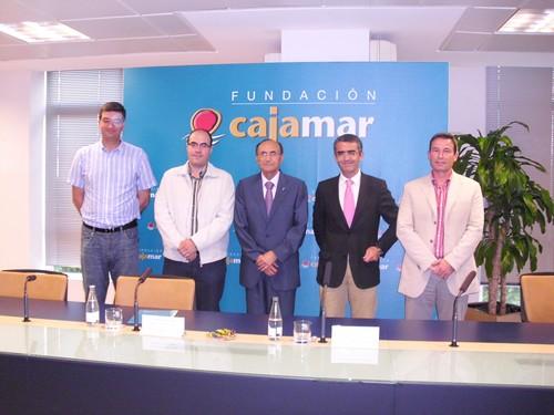 La Fundación Cajamar presenta un invernadero en el que se duplica la producción de tomate