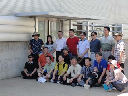 Investigadores coreanos visitan la Estación Experimental de la Fundación Cajamar