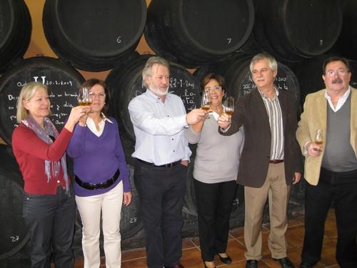 El delegado de Agricultura informa a la bodega Brandy Almería de las ayudas públicas para aumentar la competitividad