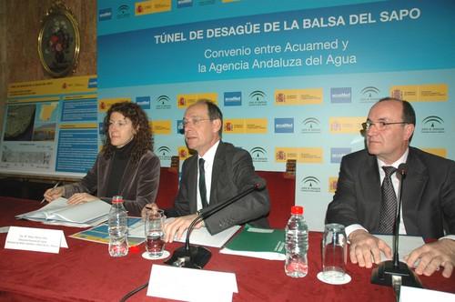 Junta y Ministerio de Medio Ambiente firman el convenio para construir el túnel de desagüe de la Balsa del Sapo