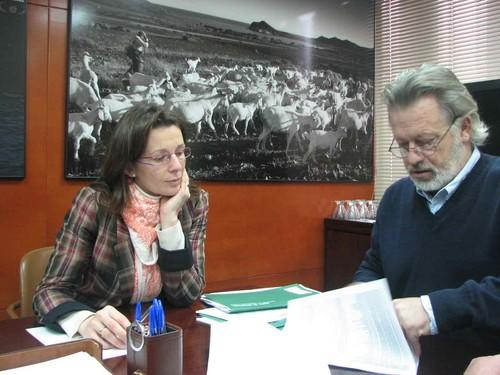 Guadalupe Fernández mantiene una reunión de trabajo con el delegado de Agricultura para impulsar las nuevas ayudas de la Junta para modernizar los invernaderos