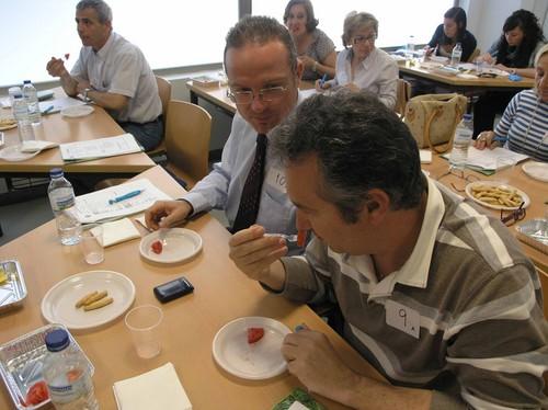 Casi un centenar de participantes en la primera cata de tomates tradicionales ecológicos de Almería que realiza la UAL