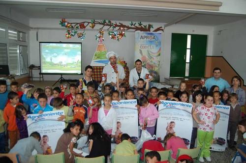 Agroponiente ha apadrinado al Colegio Atalayas de Níjar, dentro del Programa Coexplay, organizado por Aproa