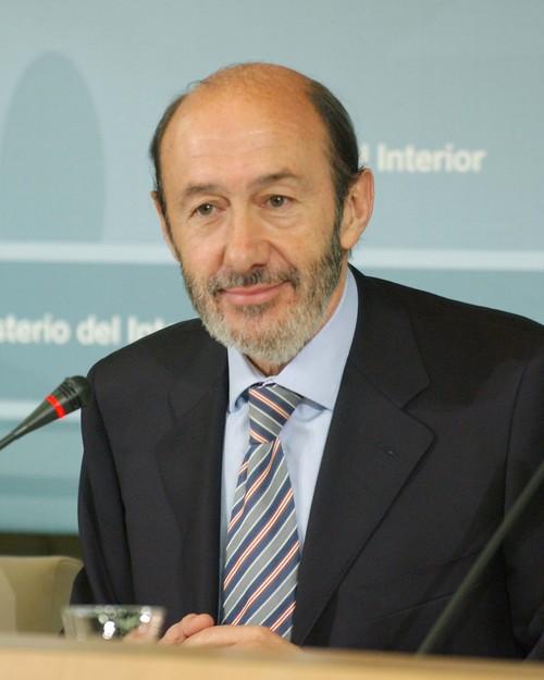 Rubalcaba anuncia que, a falta de un análisis, los pepinos de Almería no son el foco de la E.Coli