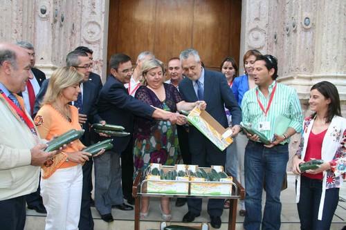 Aguilera demanda la unidad de los grupos parlamentarios en apoyo a los productores afectados por la crisis del pepino