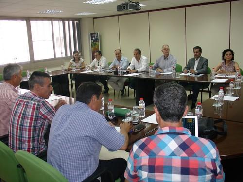 El Grupo Parlamentario Socialista se reúne con Hortyfruta para analizar la situación actual ante la crisis alimentaria