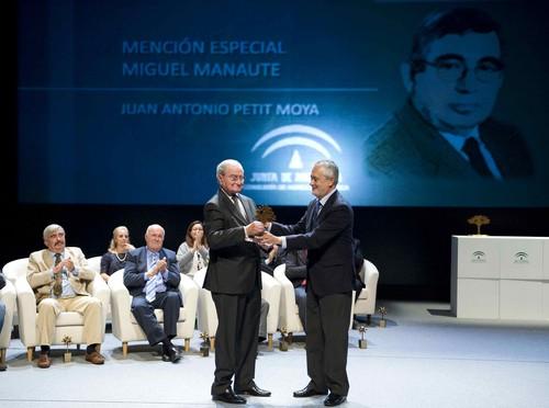 El primer presidente de Faeca-Almería y la entidad malagueña SAT Trops, galardonados en los Premios de Agricultura y Pesca 2010