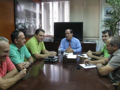 José Antonio Salinas analiza la situación de la agricultura de Almería con la ejecutiva de COAG