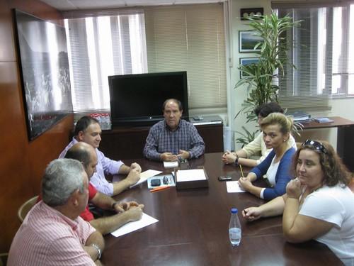 La ejecutiva provincial de la Unión de Pequeños Agricultores y Ganaderos se reúne con el delegado de Agricultura