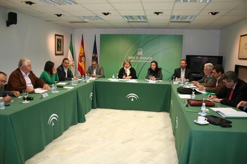Aguilera trasladará a Ciolos las propuestas de las regiones europeas para mejorar los mecanismos de gestión de mercado