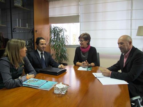 La delegada de Economía repasa con TECNOVA los proyectos aprobados por el Gobierno andaluz