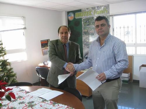 La Junta entrega a Biotec Family una subvención de 594.500 euros para un centro de productos ecológicos