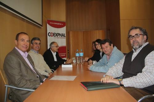 CCOO y Coexphal plantean la constitución de una plataforma entre sindicatos y empresarios que vele por la agricultura