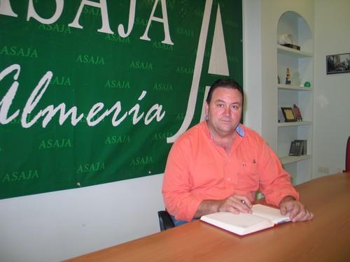 “El problema es que el agricultor no pone el precio y, al final, le queda una miseria”