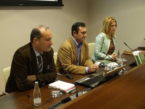 Profesores de la UAL presentan un análisis de las exportaciones agroalimentarias almerienses