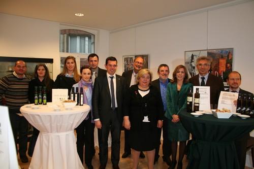 Andalucía logra la puesta en marcha de un Foro Europeo de Regiones que defenderá los intereses del aceite de oliva